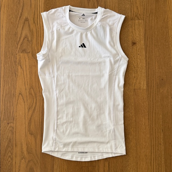 New with tags Adidas White Performance Sleeveless Shirt medium - Picture 1 of 3